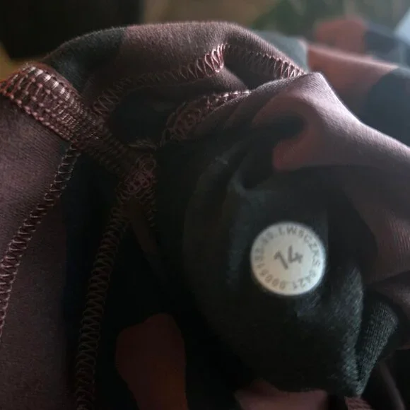 NEW Lululemon Wunder Train High-Rise Tight 25", Size 14 - Picture 2 of 3